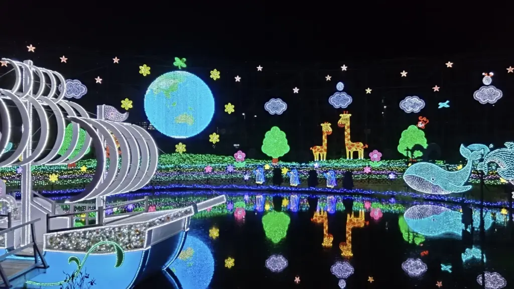 あしかがフラワーパーク イルミネーション みんなの地球 船に乗って撮影 子連れおすすめスポット