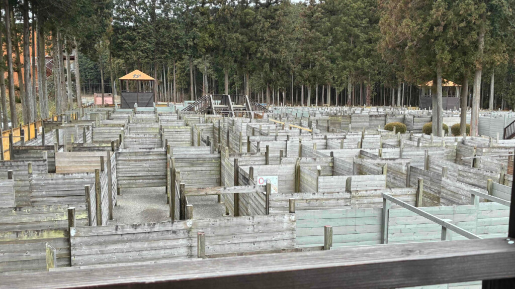 巨大迷路パラディアムの迷路全体(展望台からの景色)